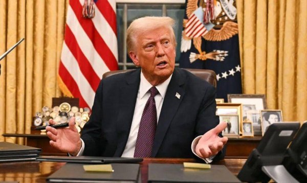 特朗普称将出席白宫记者协会晚宴：鉴于这些“记者”现在终于承认，我确实是美国史上最伟大的总统之—，接受他们的邀请将是我的荣幸